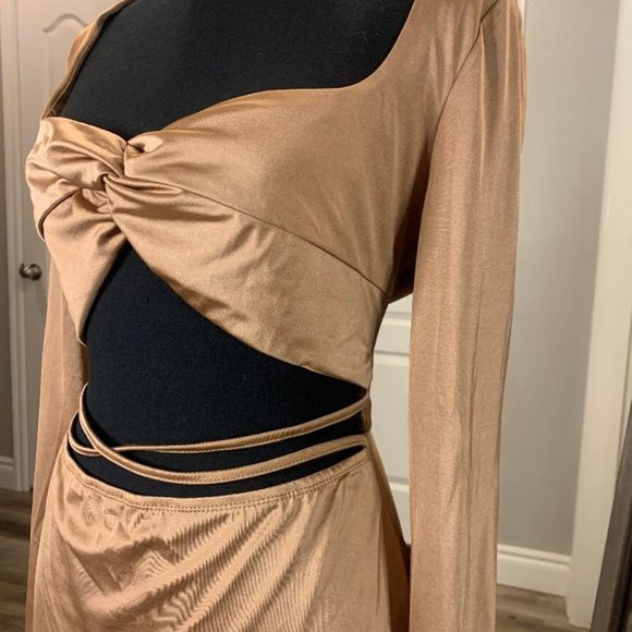 SHEIN Twist Front Cut Out Bodycon Dress - Picture 11 of 16